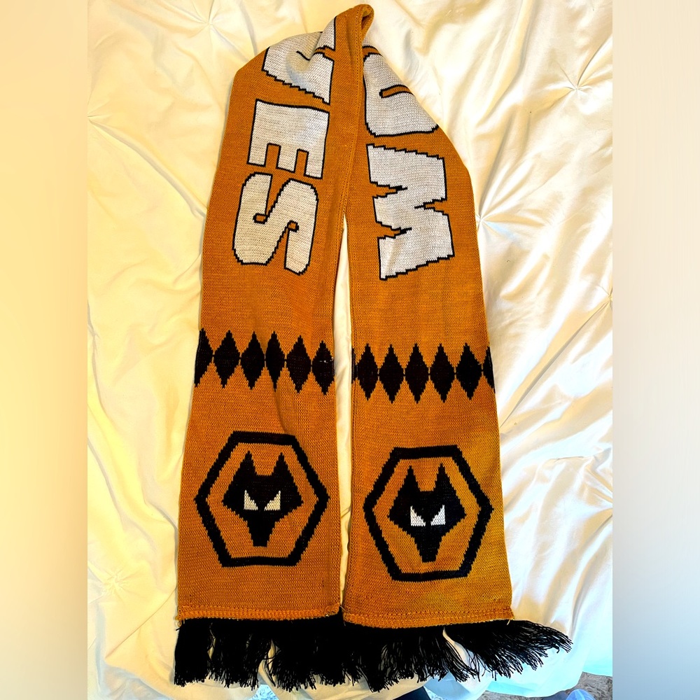 Wolverhampton Wolves Scarf